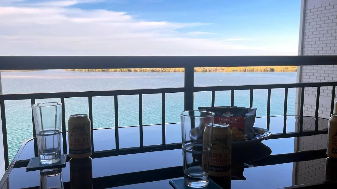 Aparthotel Maroochydore Riverfront Apartment
