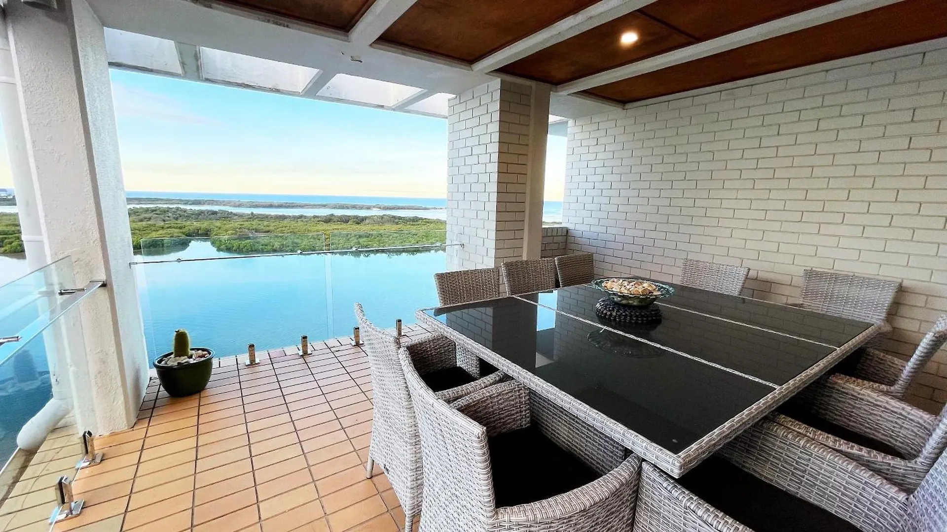 Maroochydore Riverfront Apartment 0*,  Australia