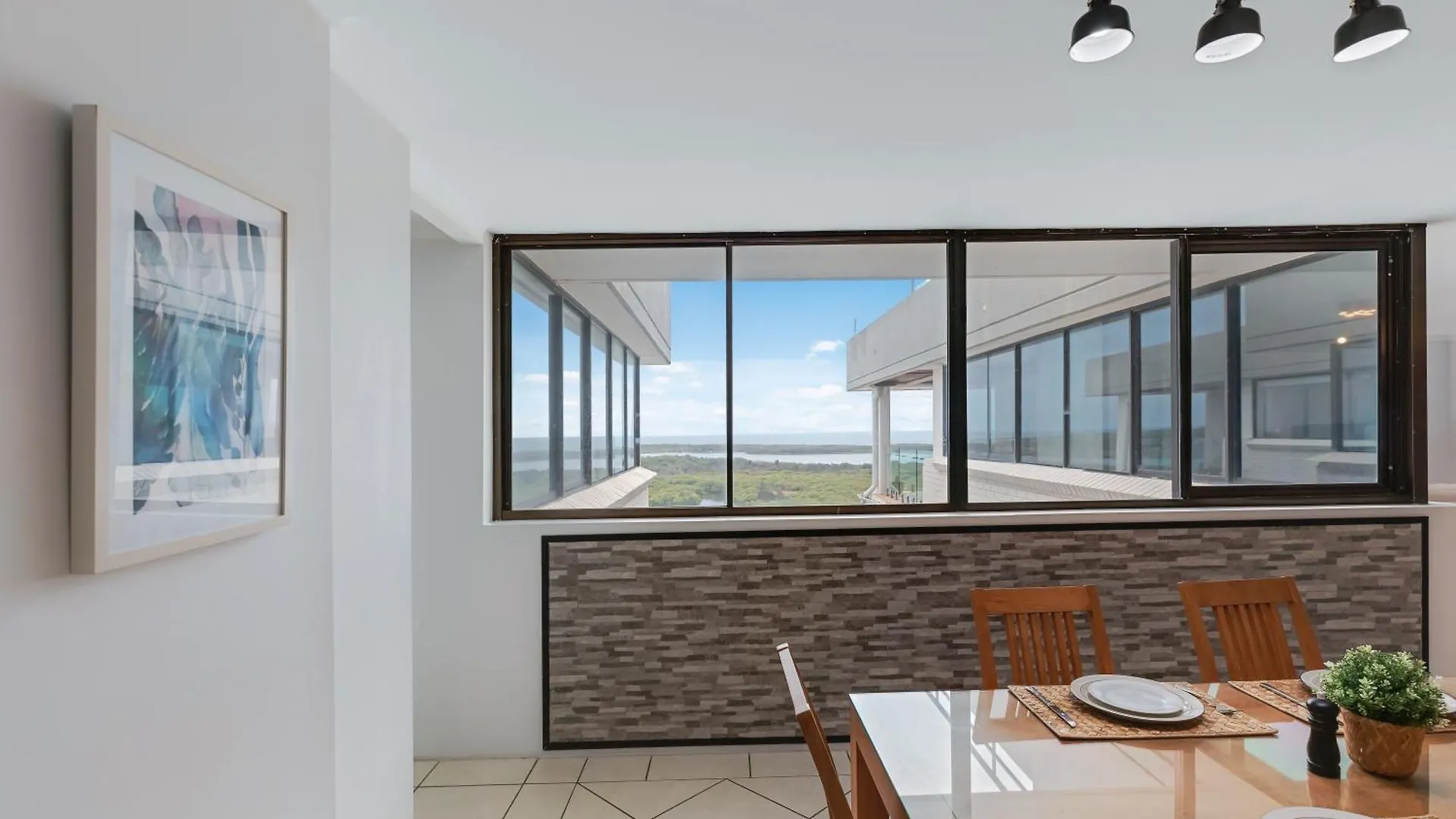 Aparthotel Maroochydore Riverfront Apartment