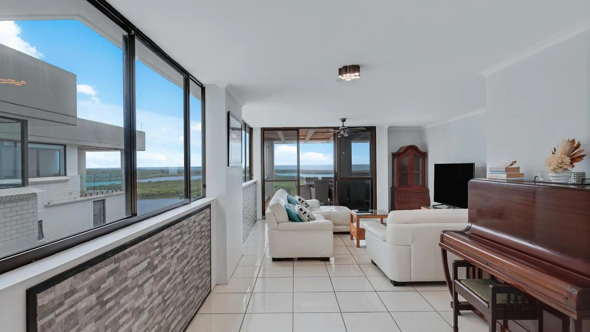 Aparthotel Maroochydore Riverfront Apartment Australia